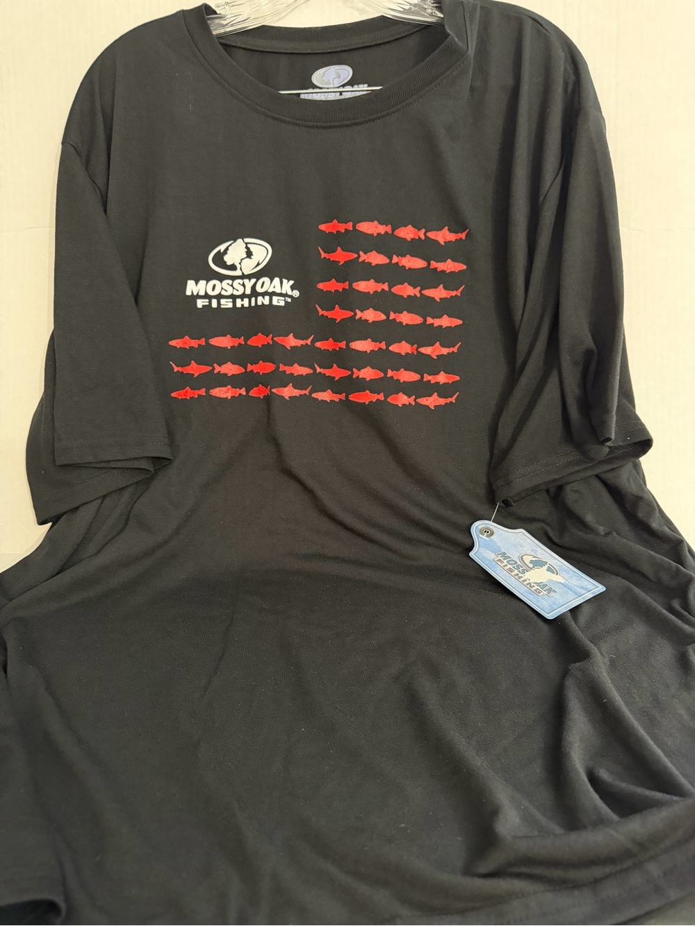Mossy Oak Black Short Sleeve Tee with Red Fish Graphic